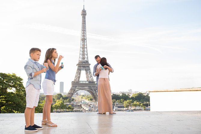 1-hour Photoshoot at the Eiffel Tower Trocadero Paris - Why this Paris photoshoot is more than a selfie stop
