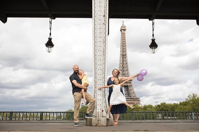 1-hour Photoshoot at the Eiffel Tower Trocadero Paris - Finishing at Bir-Hakeim Bridge
