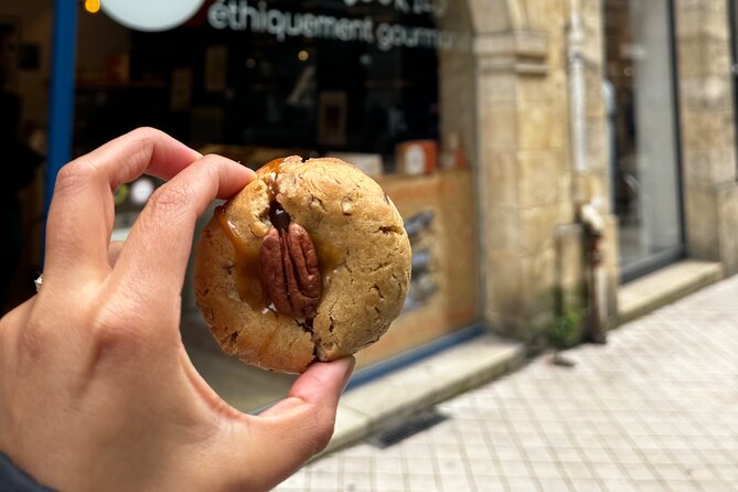 #1 Montmartre Pastries & Chocolate Food Tour with 6+ Tastings - Starting with sweets in Pigalle