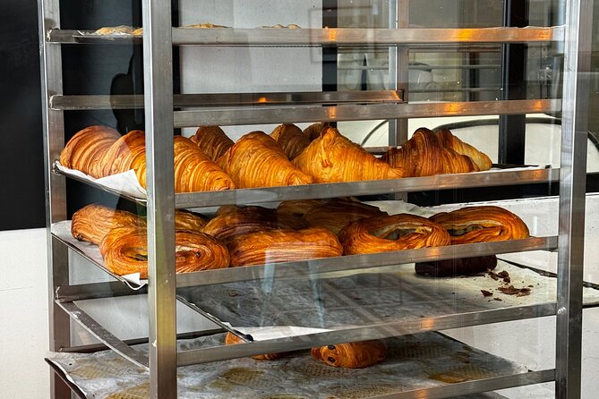 #1 Montmartre Pastries & Chocolate Food Tour with 6+ Tastings - The small group changes the pace
