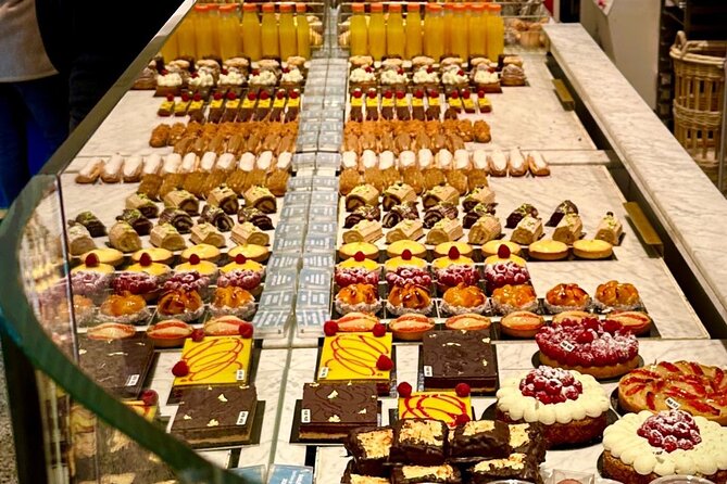 #1 Paris Chocolate and Pastry Food Tasting Tour - Montmartre with Sacré-Cœur and the Moulin Rouge