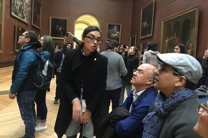 1h30 - Louvre Highlights optional 'families with kids' - Eng/Esp - Small group size and audio headsets