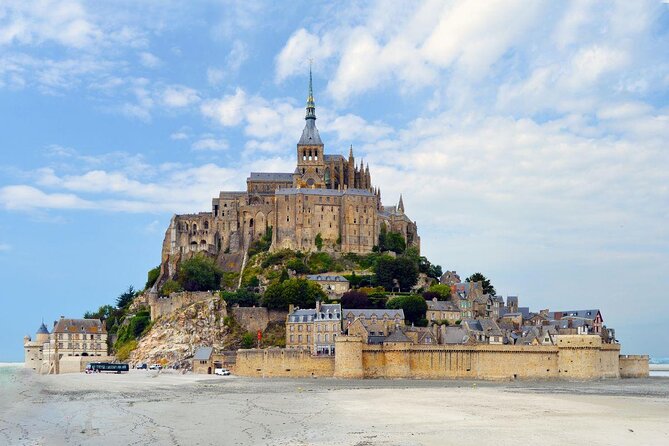 2-day Private Mont Saint-Michel, 3 Loire Castles, D-Day Express - Key points to know before booking