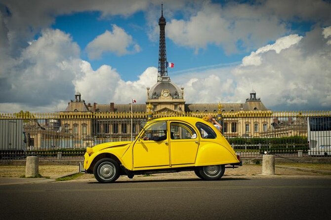 2CV Paris Secret 2H - A Paris Tour Built Around One Very Small Car