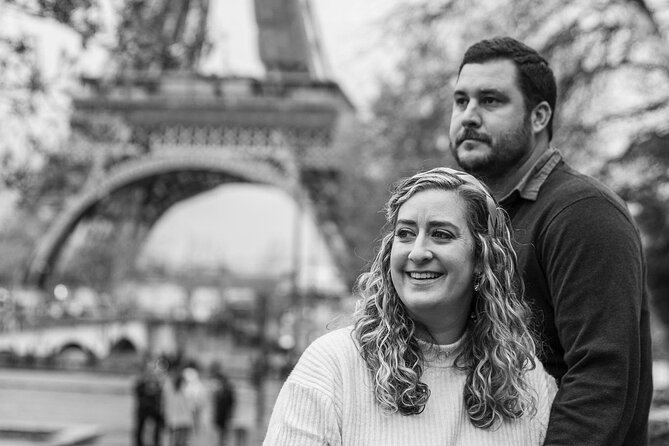 30 min photosession in Paris, all photos sent and edited - What you receive for $72.59