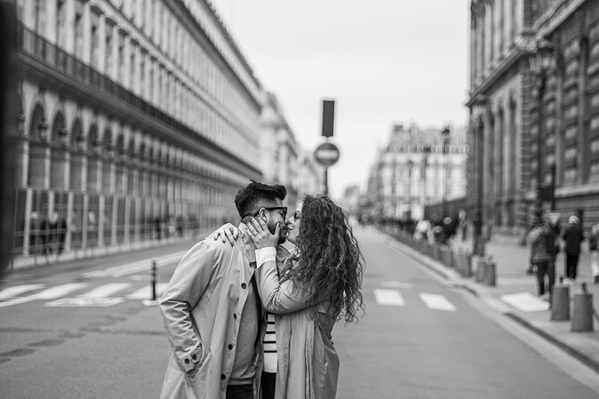 30 min photosession in Paris, all photos sent and edited - Why Nina’s direction helps if you dislike posing