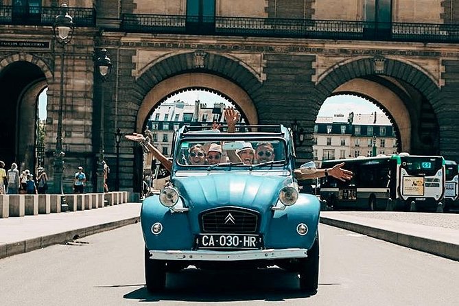 3H Grand Paris Tour in 2CV CITROEN - Starting in Saint-Germain-des-Prés