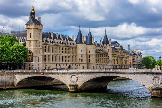 3in1 Notre Dame Tour plus Boat Cruise and Eiffel Tower History - Finishing around Notre-Dame and Île de la Cité