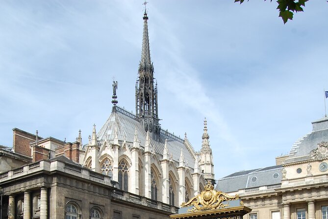 45m Notre Dame tour - fast line entrance - The guides are the heart of the experience