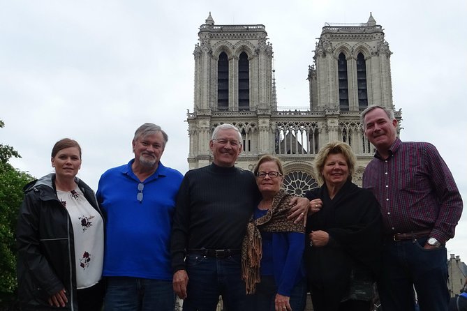 45m Notre Dame tour - fast line entrance - Finding the yellow bag at Charlemagne’s statue
