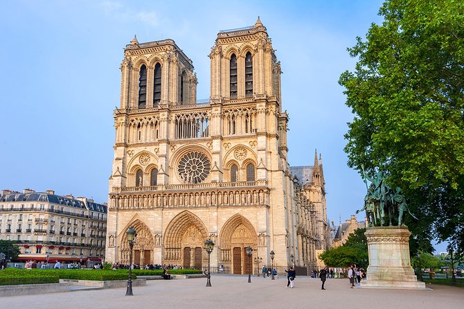Arrival Transfer from Paris Airport CDG to Paris in Private Car - Who gets the best value from this transfer?