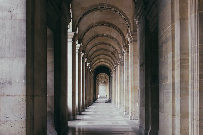 Bastille's Architecture & Artisans Self-Guided Walking Tour - A quiet pause at Square Trousseau