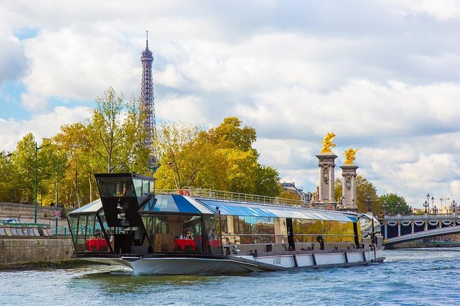 Bateaux Mouches Christmas Special Lunch Cruise in Paris - Key things to know before booking