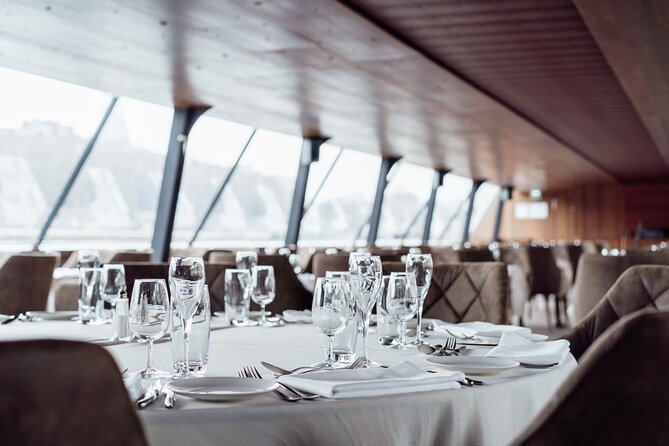 Bateaux Mouches Christmas Special Lunch Cruise in Paris - How the service and timing affect the value