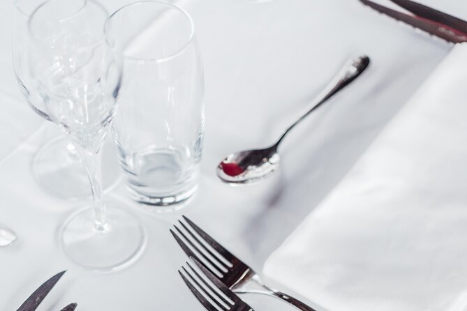Bateaux Mouches Lunch Cruise on the Seine River in Paris - Heat, seating, and what to wear