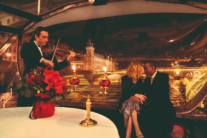 Bateaux Mouches New Year's Eve Special Dinner Cruise in Paris - The Seine landmarks, from the Louvre to Pont Neuf