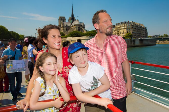 Bateaux Mouches Sightseeing Cruise in Paris with Champagne - Choosing the right time of day