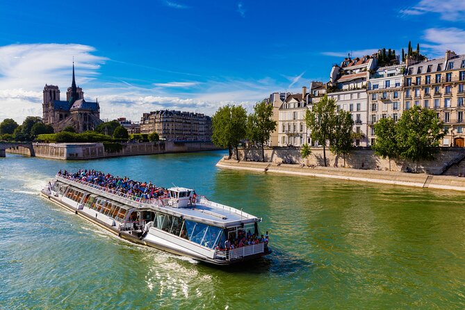 Bateaux Mouches Sightseeing Cruise in Paris with Champagne - The Eiffel Tower from the Seine