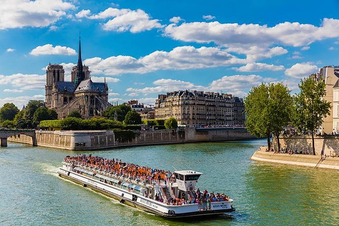 Bateaux Mouches Sightseeing Cruise on the Seine River in Paris - What the 70-minute Seine cruise actually gives you