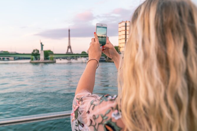 Bateaux Mouches Sightseeing Cruise on the Seine River in Paris - The Eiffel Tower and Trocadéro