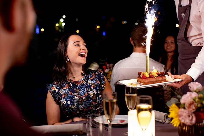 Bateaux Parisiens Seine River Gourmet Dinner & Sightseeing Cruise - Who should book this Seine dinner cruise?