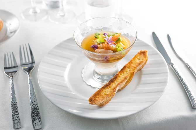 Bateaux Parisiens Seine River Gourmet Lunch & Sightseeing Cruise - From Pont Neuf to Notre Dame