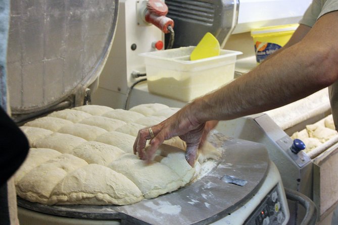 Behind the Scenes of a Boulangerie: French Bakery Tour in Paris - Is the price fair for one hour?
