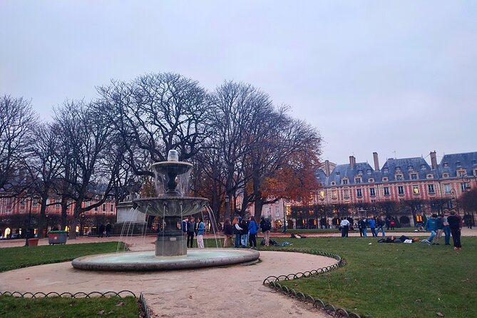 Best Bits of Paris: 40 Favorites Small-Group Walking & Metro Tour - Notre-Dame, the Seine, and Hôtel de Ville