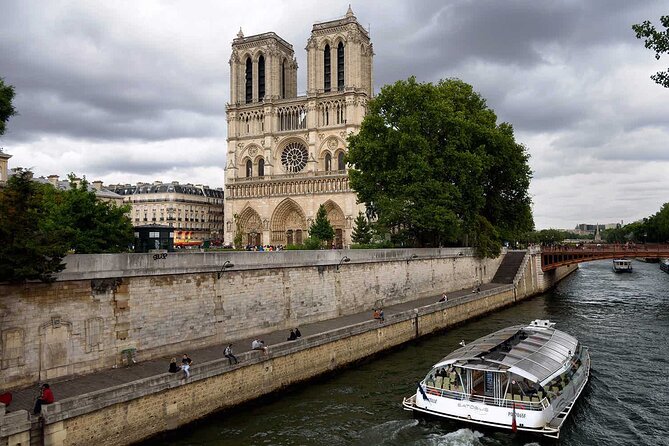 Best of Paris Tour with the Louvre, Eiffel Tower & Notre Dame - What the private format is worth