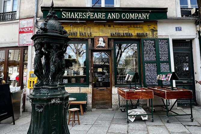 Best of the Left Bank: Self-Guided Tour of the Latin Quarter - A theater that has kept the same plays since 1957