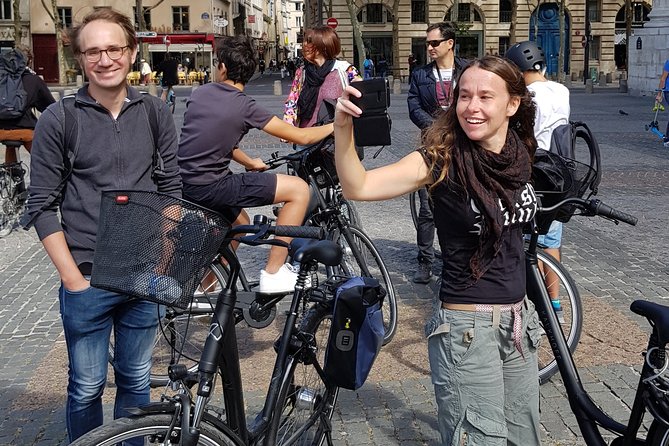 Bike Paris treasures with a live guide - Families & Friends - The Seine, Grand Palais, and Invalides