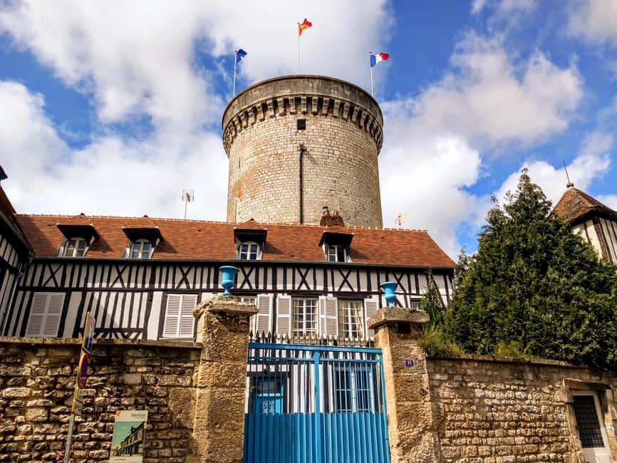 Bike tour from Vernon to Giverny with local guide - Vernon’s medieval center comes first