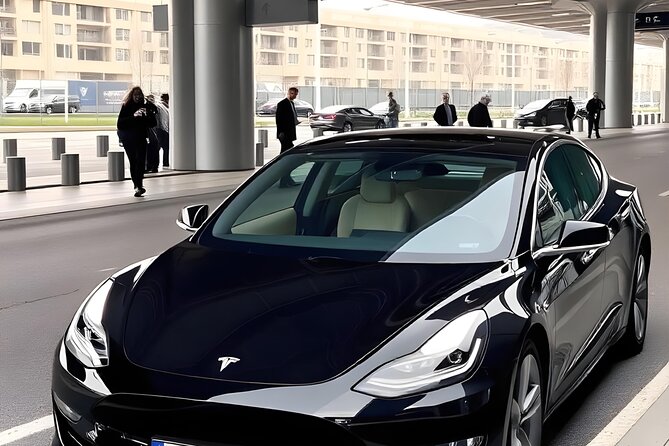 Budget airport transfer: Paris ⇄ CDG - WiFi, water, and the small comforts