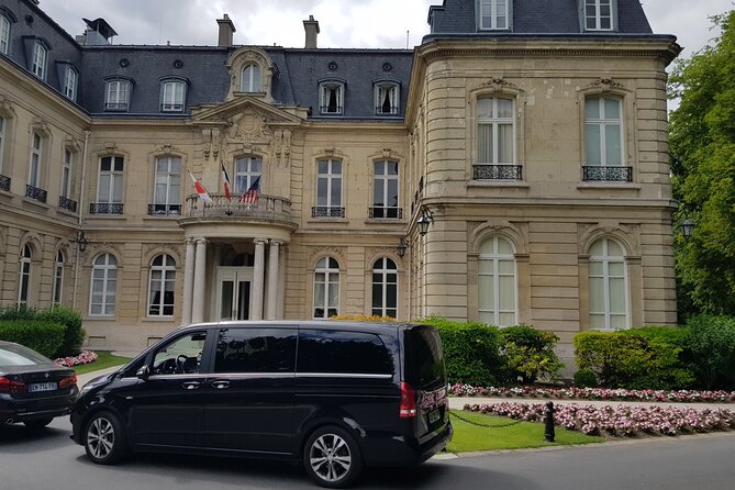 Champagne Region Private Day Trip from Paris - Lunch between the vineyards and cellars
