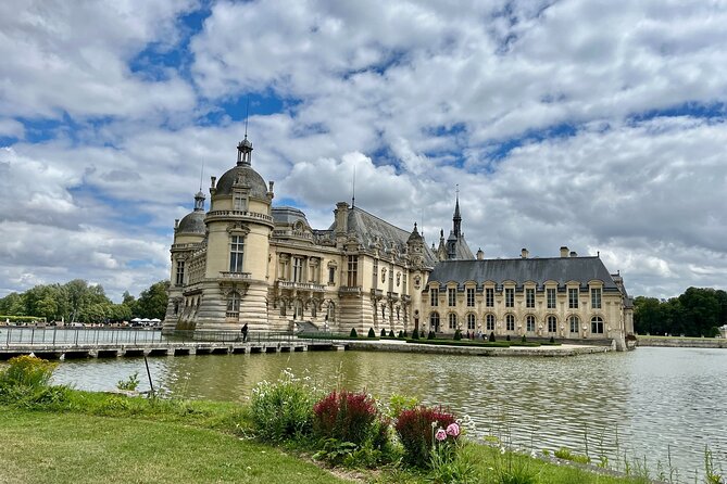 Chantilly Tour: Great Stables and Renaissance Meal from Paris - Key things to know before booking