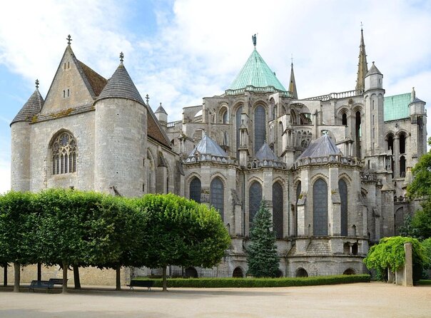 Chartres Cathedral 5 Hours Tour from Paris with Private Transport - Key points at a glance