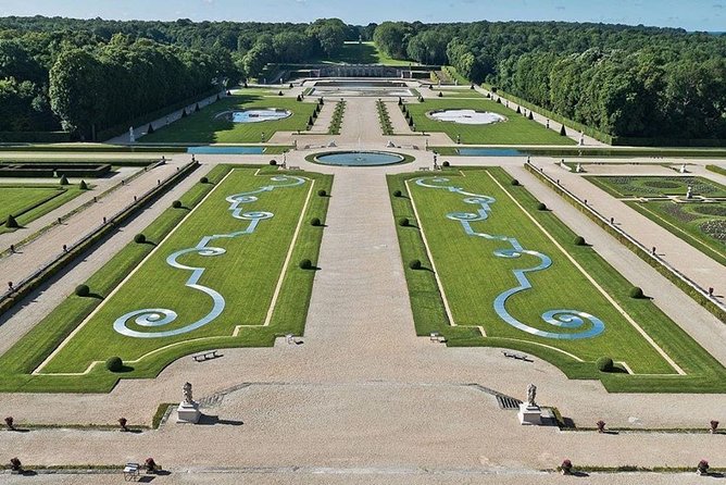 Chateau of Fontainebleau and Vaux le Vicomte 9-Hour Private Tour - The $649.58 price and what you receive