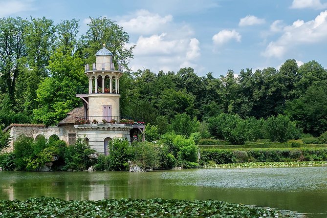 Château of Versailles and Marie Antoinette's Petit Trianon Private Tour - Inside the palace: Louis XIV, royal apartments, and the Hall of Mirrors