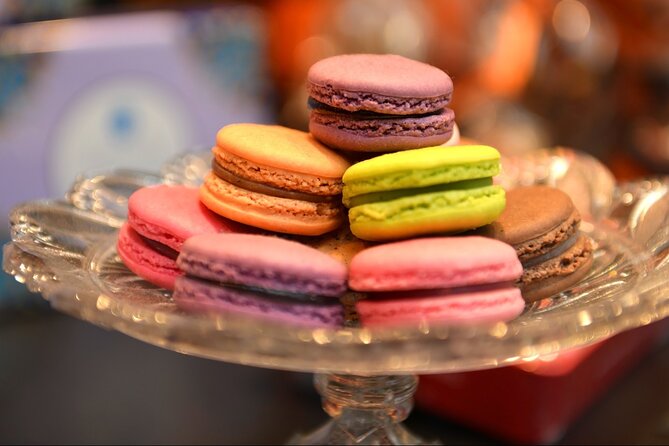Chocolate and Pastry Walking Tour in Montmartre, Paris - Pain Pain and the first éclair