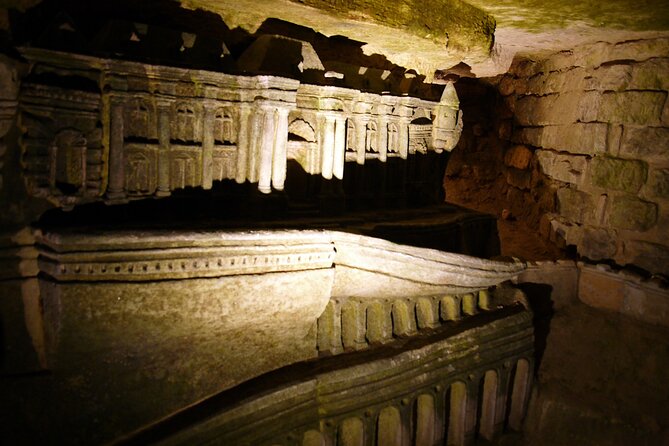 City Highlights Tour + Entry tickets for the Paris Catacombs - Entering the Paris Catacombs on your own