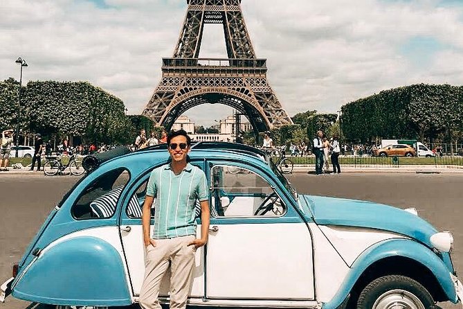 Classic Tour of Paris in 2CV CITROEN - Arc de Triomphe and the Champs-Élysées