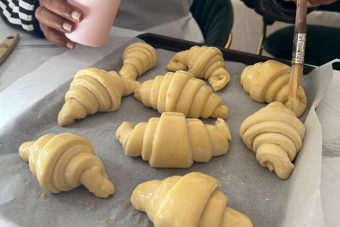 Croissants and pains au chocolat with a pastry chef in Paris - Eating the results and packing a Paris snack