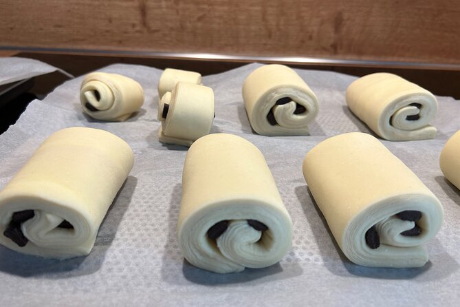 Croissants and pains au chocolat with a pastry chef in Paris - Is $126.98 a fair price?