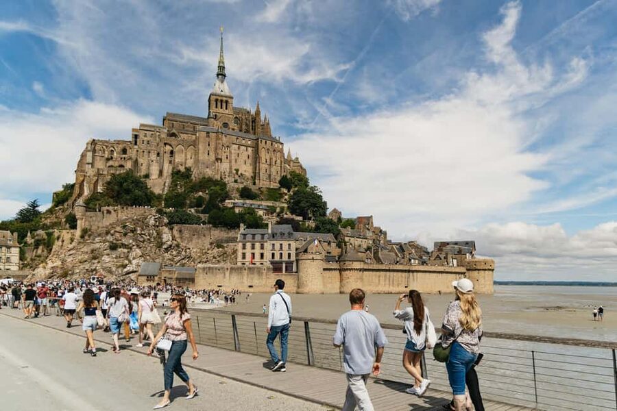 Day Trip to Mont-Saint-Michel from Paris - Finding lunch among the creperies