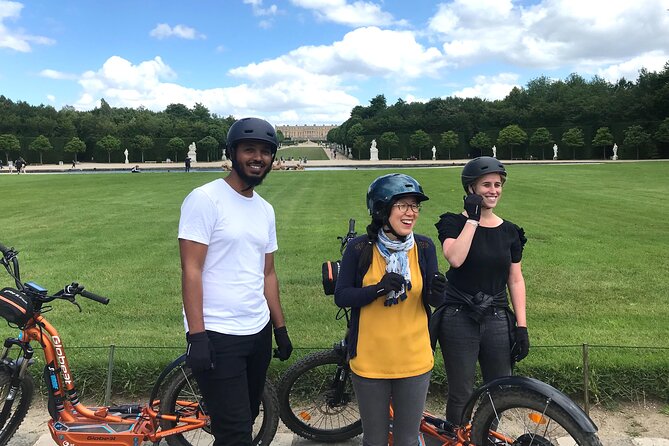 Discover Versailles on electric 2-wheelers (Yes to PRM) - Starting at Place d’Armes beside the palace
