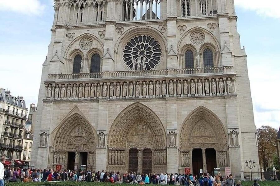 Discovering Le Marais: Guided Walking Tour of Paris - Impasse des Arbalétriers and the pleasure of small lanes
