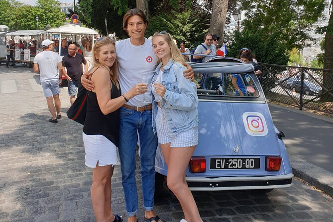 Discovery of Montmartre in a 2CV - 45 min - The Little Pink House photo stop