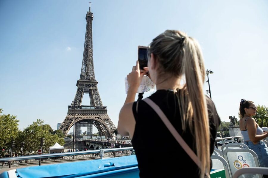 Disneyland Paris: Bus Sightseeing Tour in Paris - Choosing the right Disneyland Paris pickup point