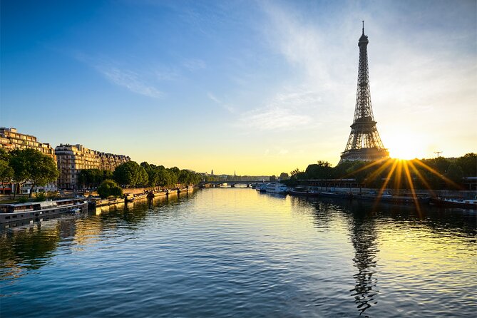 Early evening Dinner Cruise with drinks by Bateaux Parisiens - Who should book this cruise?