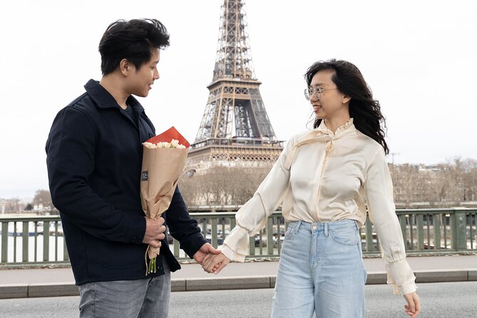 Eiffel and La Seine Photo Shoot - Paris Photographer - The $40 price is strongest for solo visitors and couples